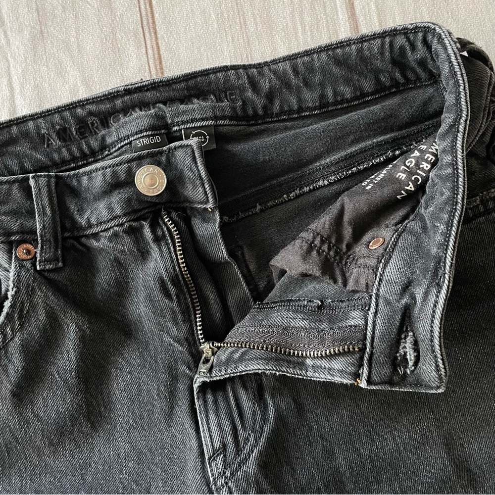 American Eagle Mom Jeans Women’s 6 Long 30” Inseam Black Ripped Straight Leg - Picture 10 of 15